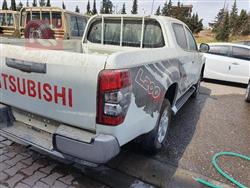 میتسوبیشی L200
